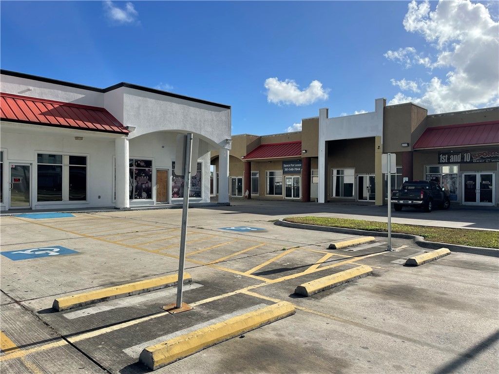 3403 S Padre Island Dr 204, Corpus Christi, TX 78415 — exterior