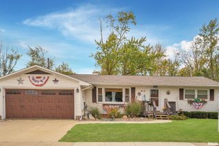 615 3RD Avenue, De Witt, IA 52742
