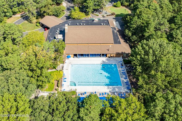2175 Agincourt Road, Toms River, NJ 08755