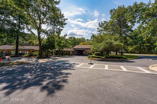 2175 Agincourt Road, Toms River, NJ 08755