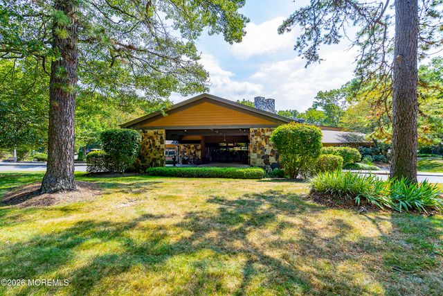 2175 Agincourt Road, Toms River, NJ 08755