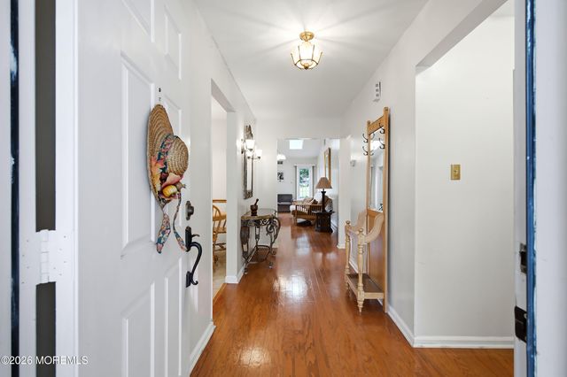 2175 Agincourt Road, Toms River, NJ 08755