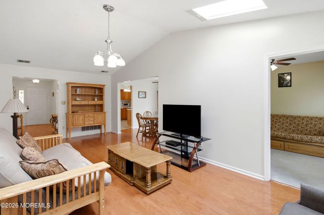 2175 Agincourt Road, Toms River, NJ 08755