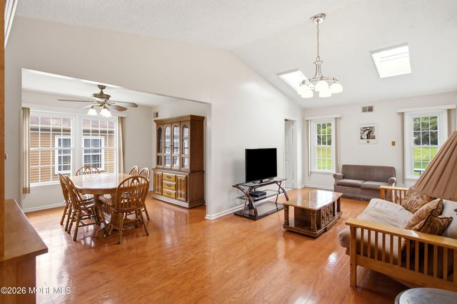 2175 Agincourt Road, Toms River, NJ 08755