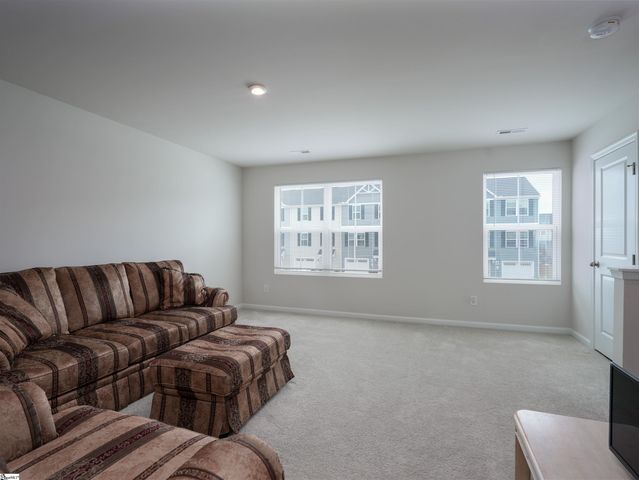 8 Verdant Leaf Way, Greenville, SC 29617