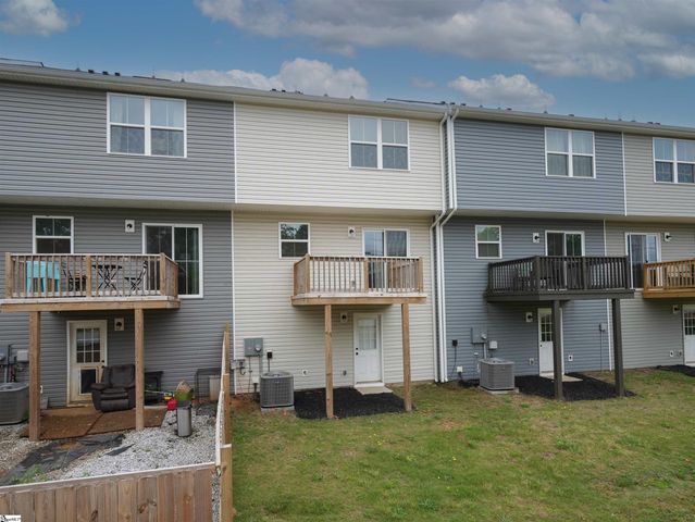 8 Verdant Leaf Way, Greenville, SC 29617