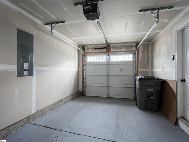 8 Verdant Leaf Way, Greenville, SC 29617