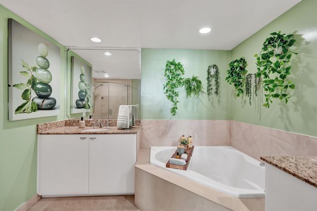 600 W Las Olas Boulevard 1803s, Fort Lauderdale, FL 33312