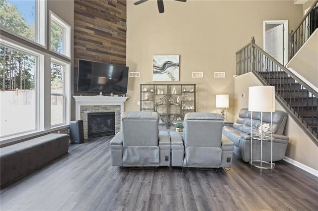 90 Floating Leaf Way, Dallas, GA 30132