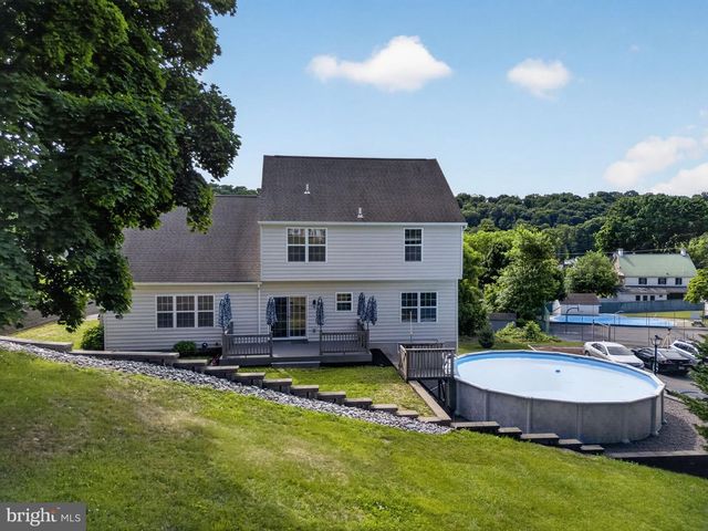 649 S READING AVE, Boyertown, PA 19512