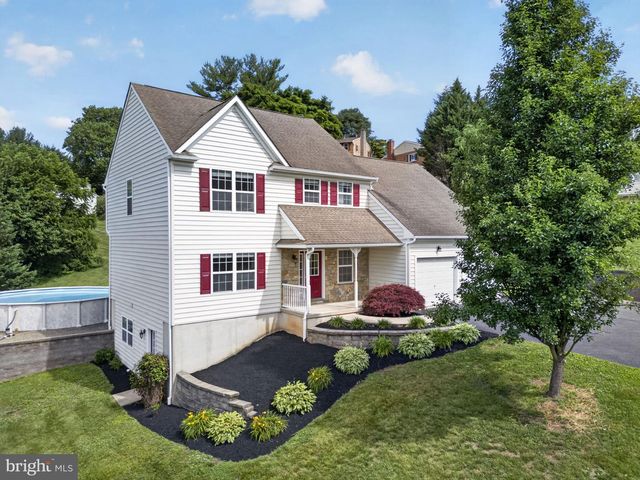 649 S READING AVE, Boyertown, PA 19512