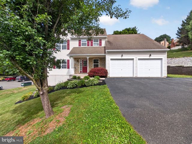 649 S READING AVE, Boyertown, PA 19512