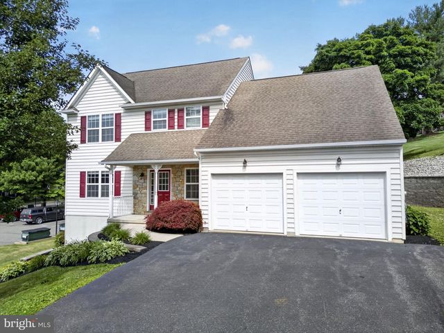 649 S READING AVE, Boyertown, PA 19512