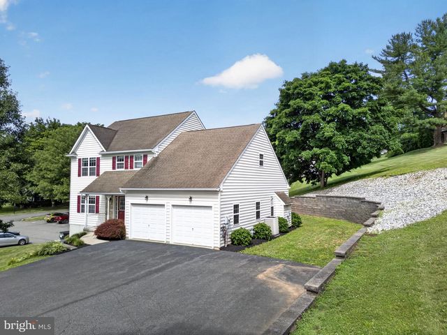 649 S READING AVE, Boyertown, PA 19512