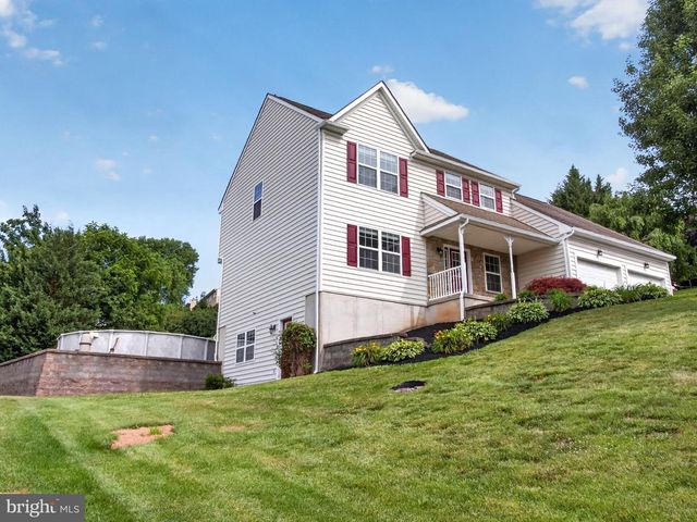 649 S READING AVE, Boyertown, PA 19512