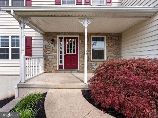 649 S READING AVE, Boyertown, PA 19512