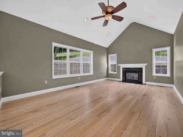 649 S READING AVE, Boyertown, PA 19512