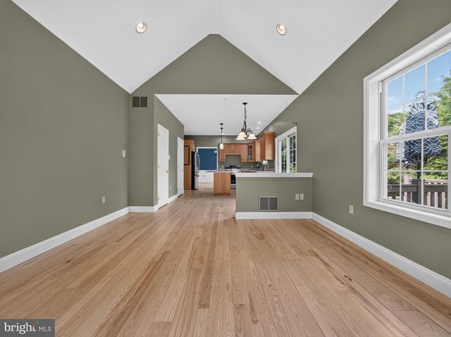 649 S READING AVE, Boyertown, PA 19512