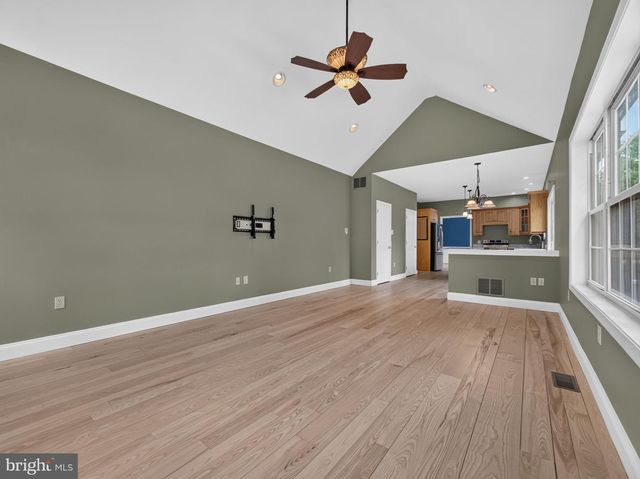 649 S READING AVE, Boyertown, PA 19512