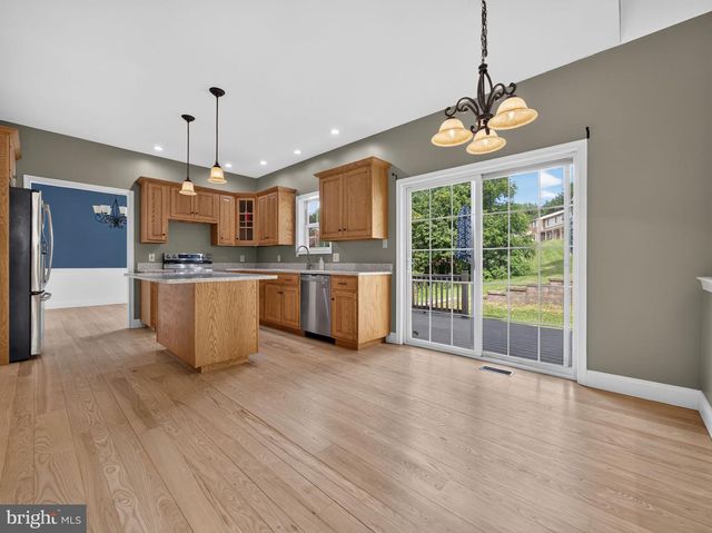 649 S READING AVE, Boyertown, PA 19512
