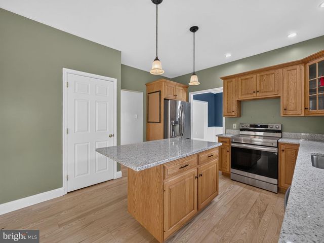 649 S READING AVE, Boyertown, PA 19512