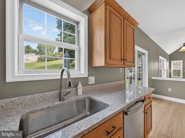 649 S READING AVE, Boyertown, PA 19512