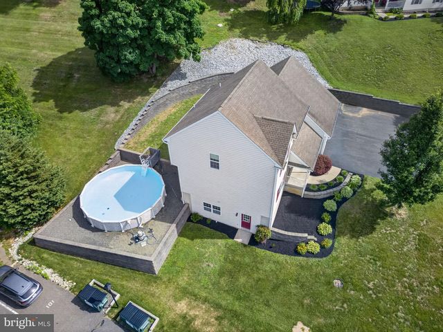649 S READING AVE, Boyertown, PA 19512