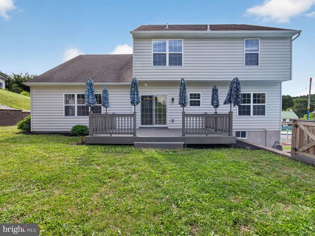 649 S READING AVE, Boyertown, PA 19512