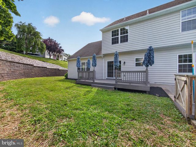 649 S READING AVE, Boyertown, PA 19512