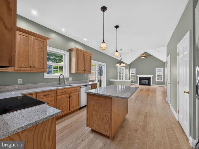 649 S READING AVE, Boyertown, PA 19512