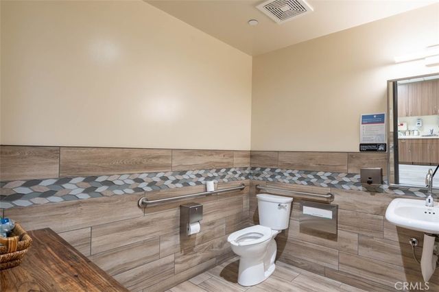 5562 Philadelphia Street, Ste 300, 302 & 310, Chino, CA 91710