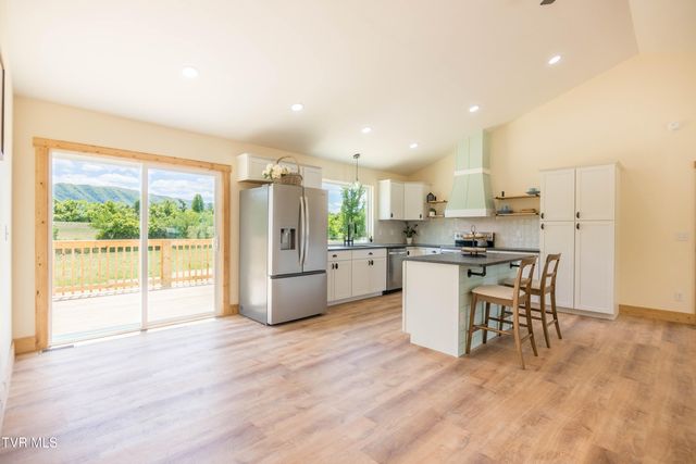320 Deerwood Road, Greeneville, TN 37743