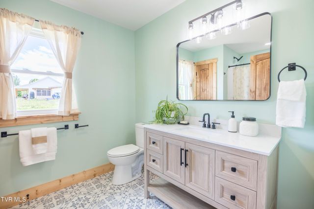 320 Deerwood Road, Greeneville, TN 37743