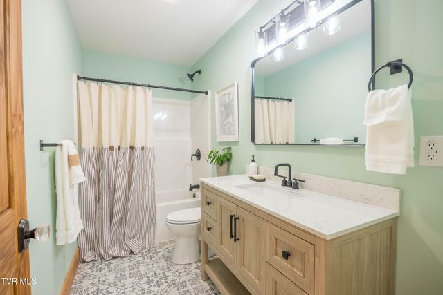 320 Deerwood Road, Greeneville, TN 37743