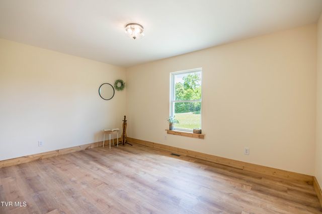 320 Deerwood Road, Greeneville, TN 37743