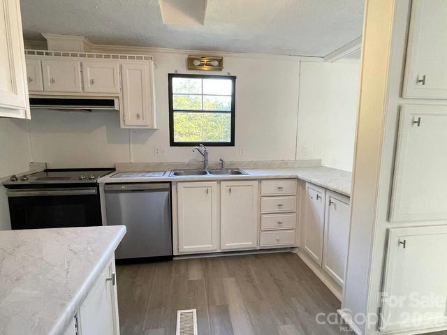 4810 Stratford Lane, Denver, NC 28037