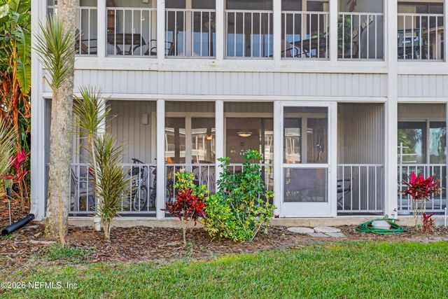 115 RIVER BEND Place C, Welaka, FL 32193