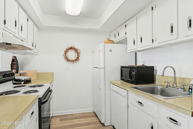 115 RIVER BEND Place C, Welaka, FL 32193