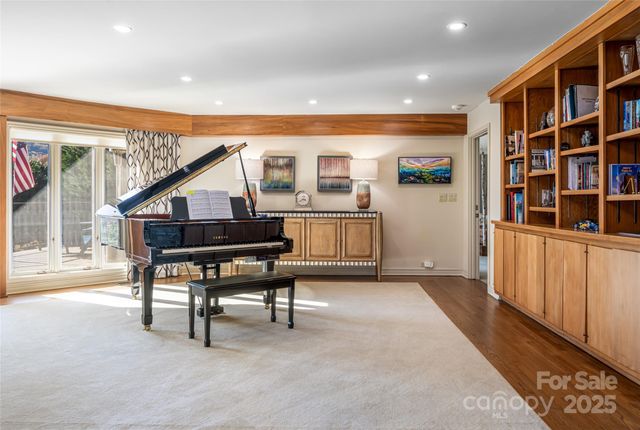 820 Laurel Ridge Drive, Waynesville, NC 28786