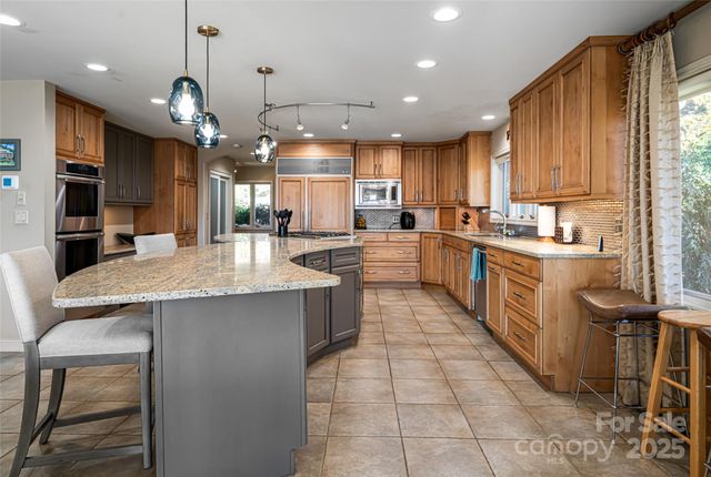 820 Laurel Ridge Drive, Waynesville, NC 28786