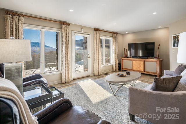 820 Laurel Ridge Drive, Waynesville, NC 28786