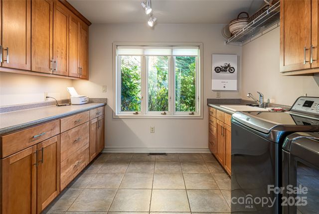 820 Laurel Ridge Drive, Waynesville, NC 28786