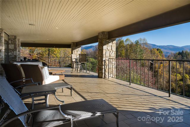 820 Laurel Ridge Drive, Waynesville, NC 28786