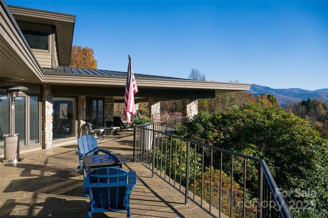 820 Laurel Ridge Drive, Waynesville, NC 28786