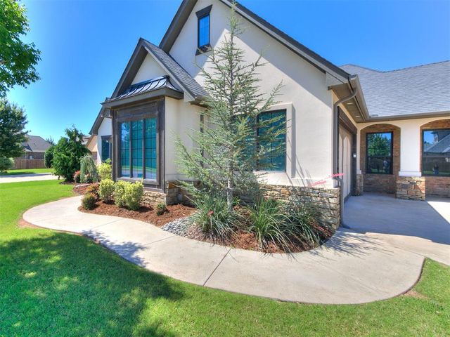 624 Sailboat Bridge Way, Edmond, OK 73034