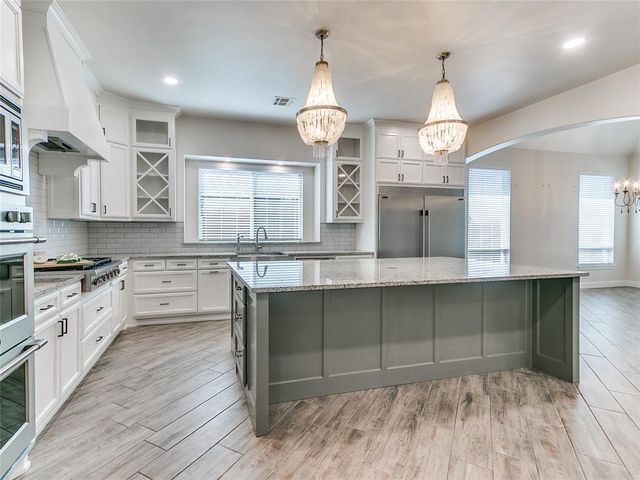 624 Sailboat Bridge Way, Edmond, OK 73034