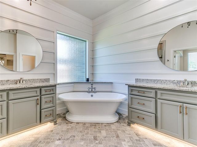 624 Sailboat Bridge Way, Edmond, OK 73034