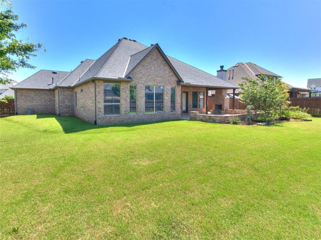 624 Sailboat Bridge Way, Edmond, OK 73034