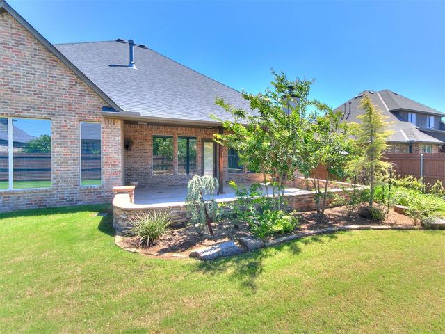 624 Sailboat Bridge Way, Edmond, OK 73034