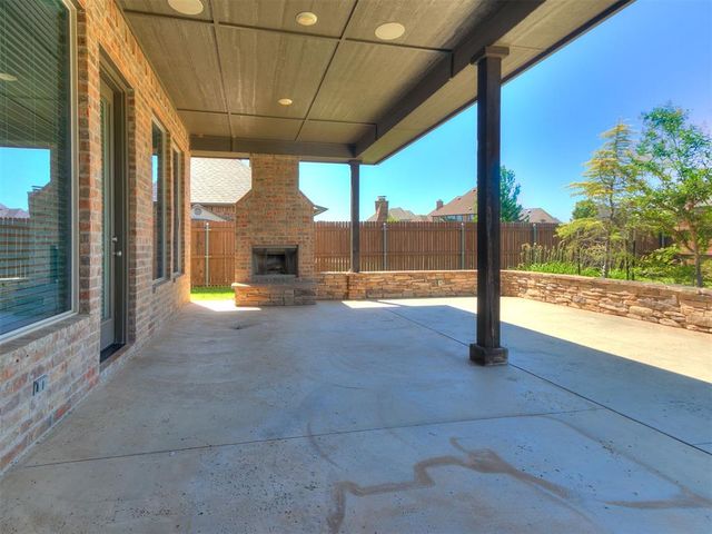 624 Sailboat Bridge Way, Edmond, OK 73034
